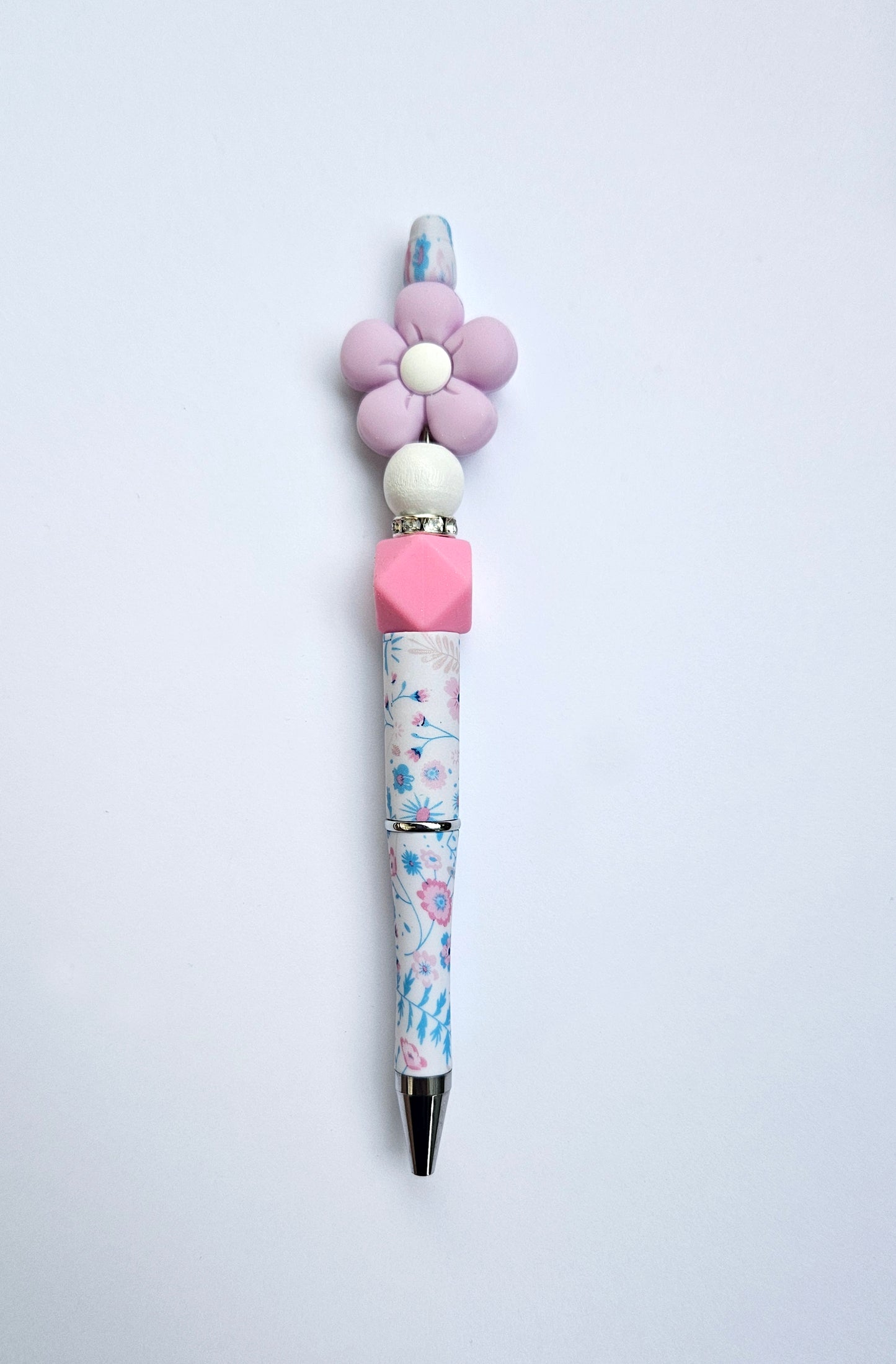 Bead pen with purple flower