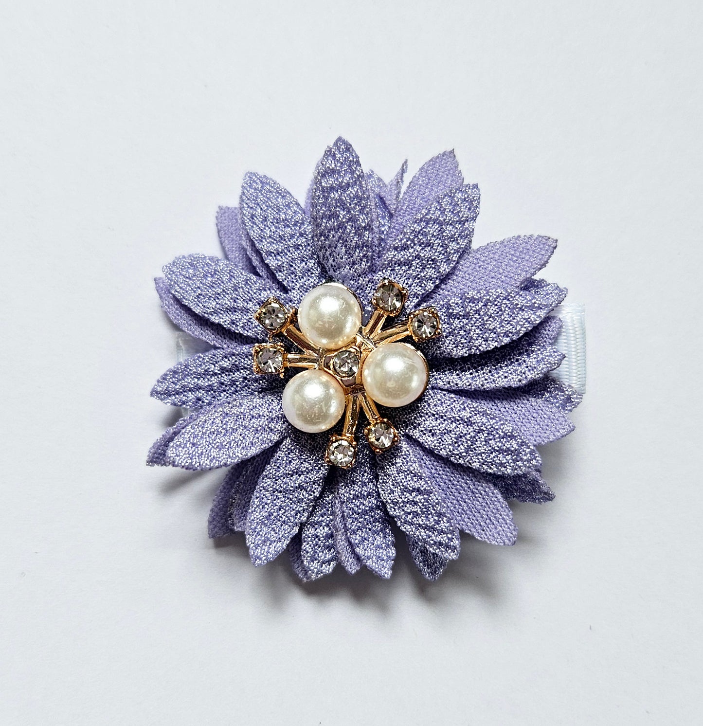 Hairclip with purple flower and rhinestone pearls