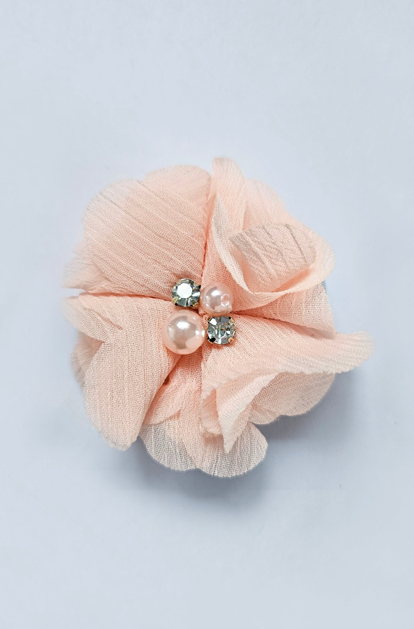 Hairclip with flower and rhinestone pearls