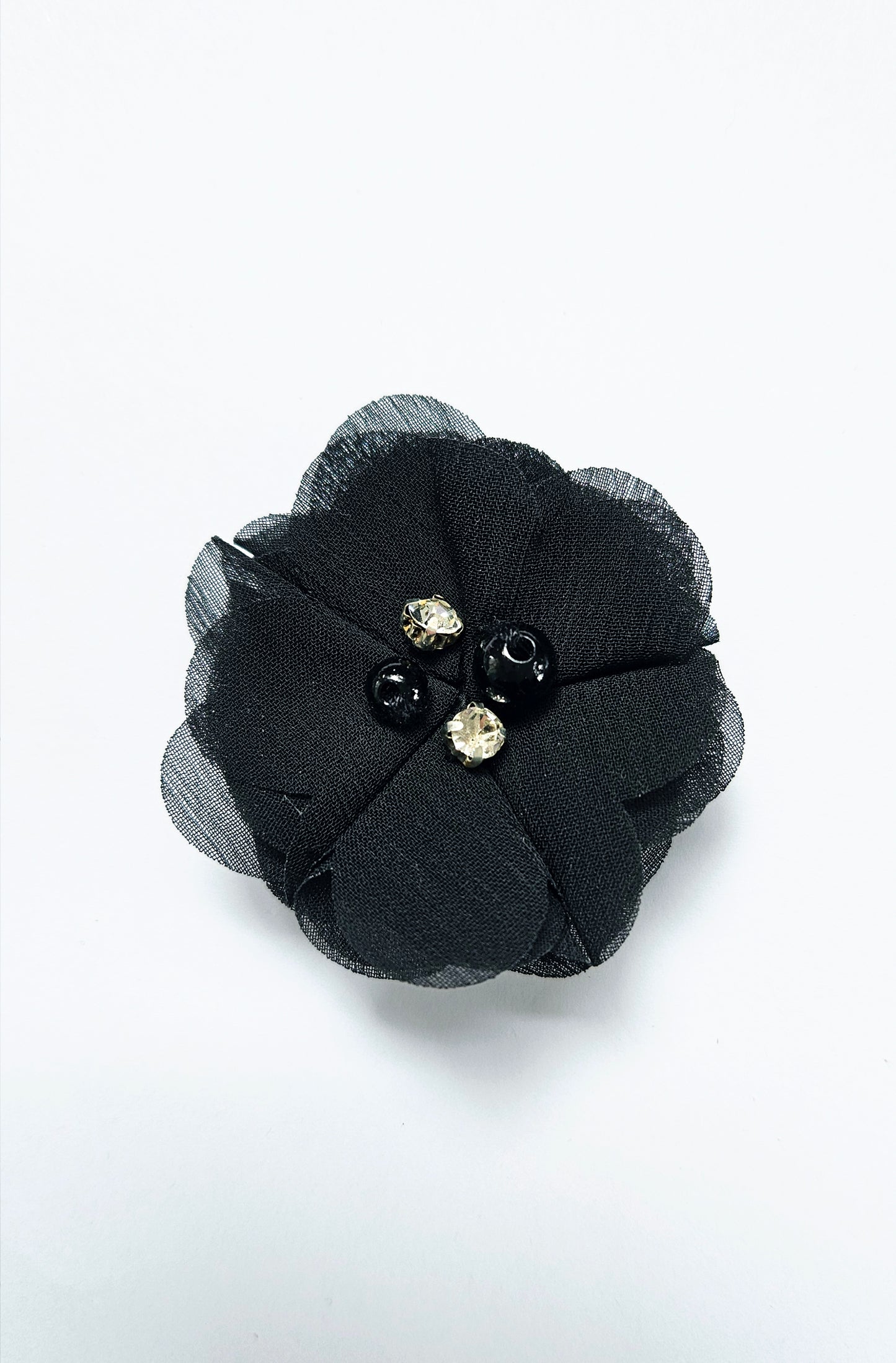 Hairclip with black flower and rhinestone pearls