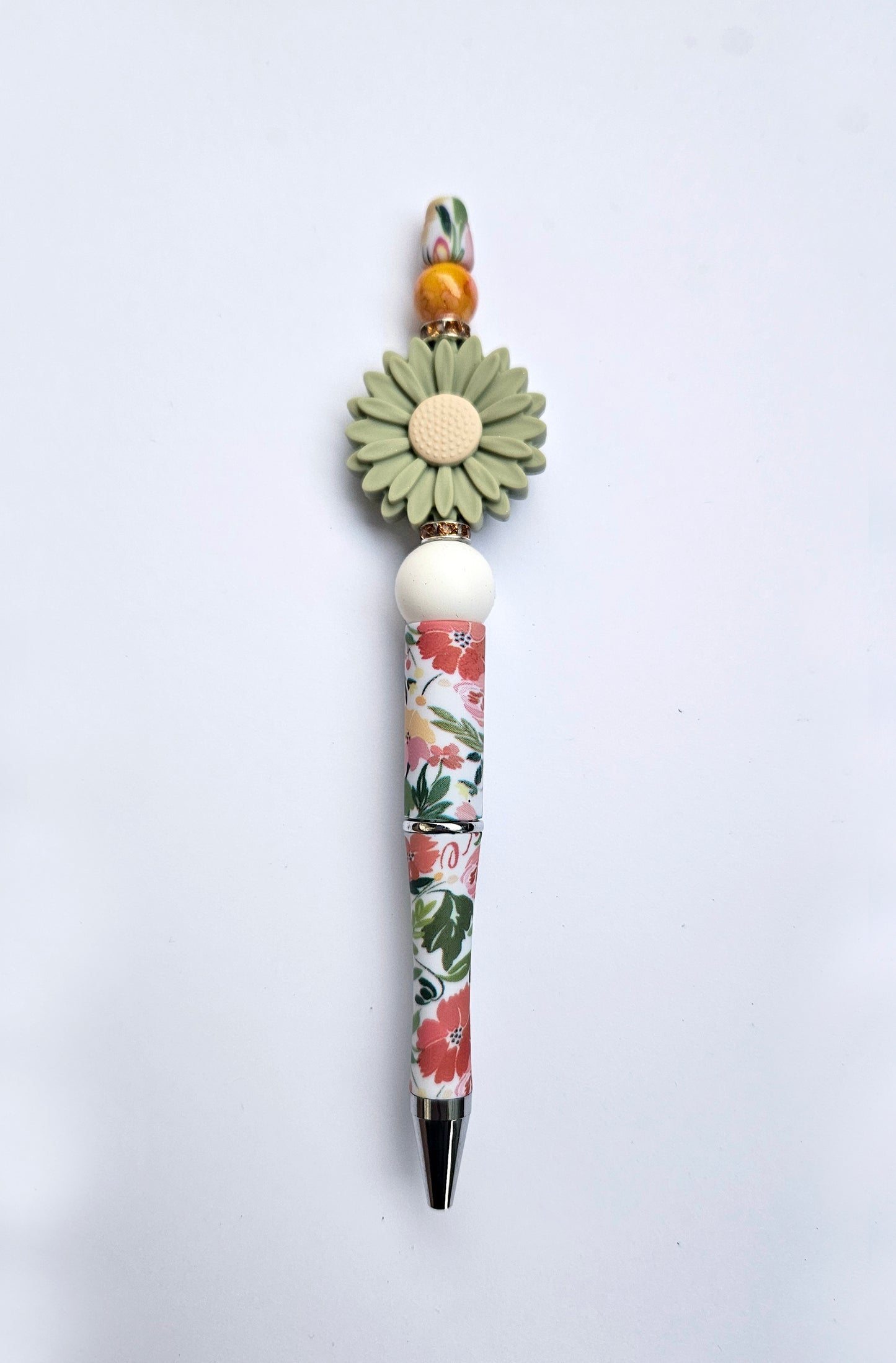 Beaded pen with vintage flower