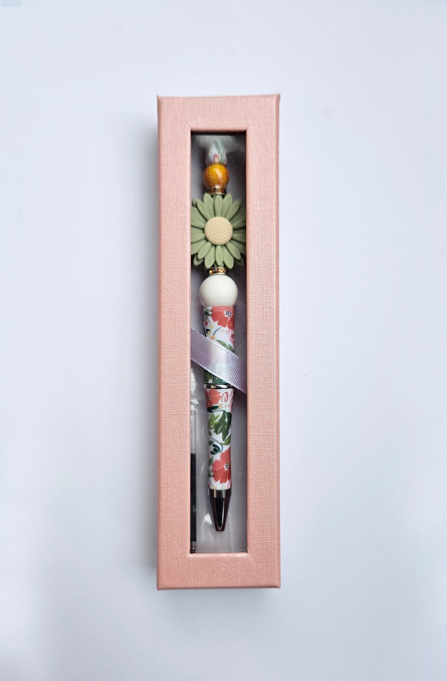 Beaded pen with vintage flower