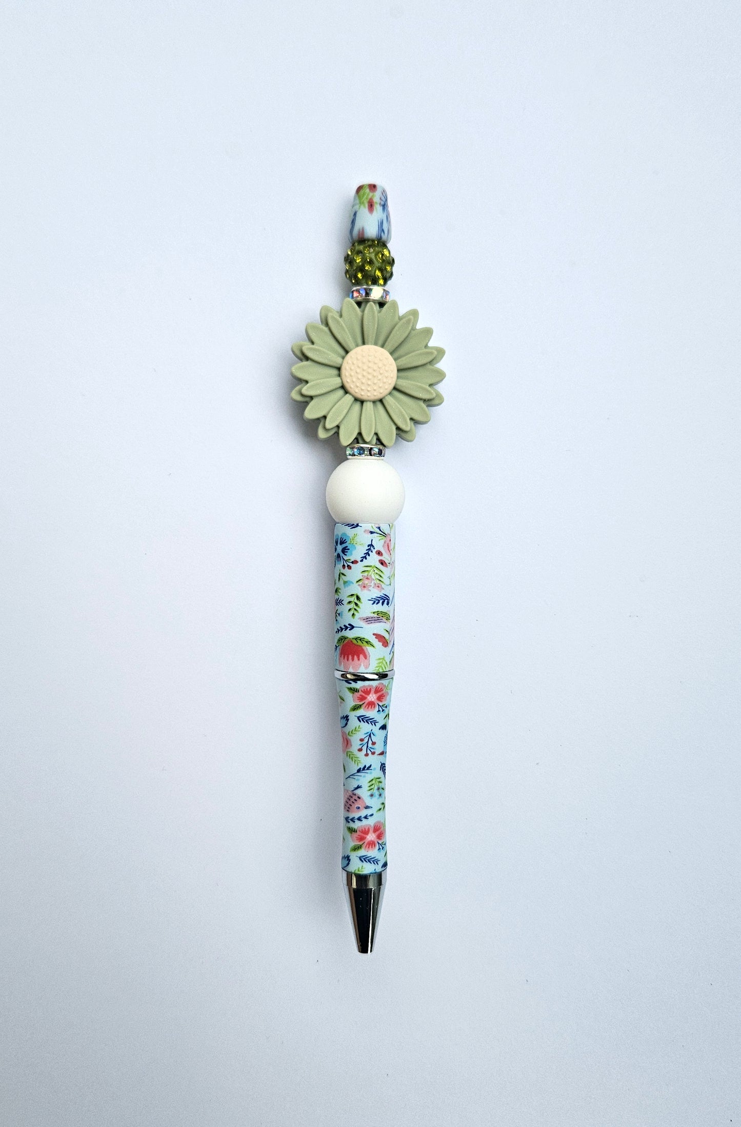 Beaded pen with green daisy